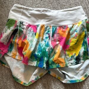 Lululemon Speed Up Low-Rise Lined Short 2.5" No Limits White Multi sz 4